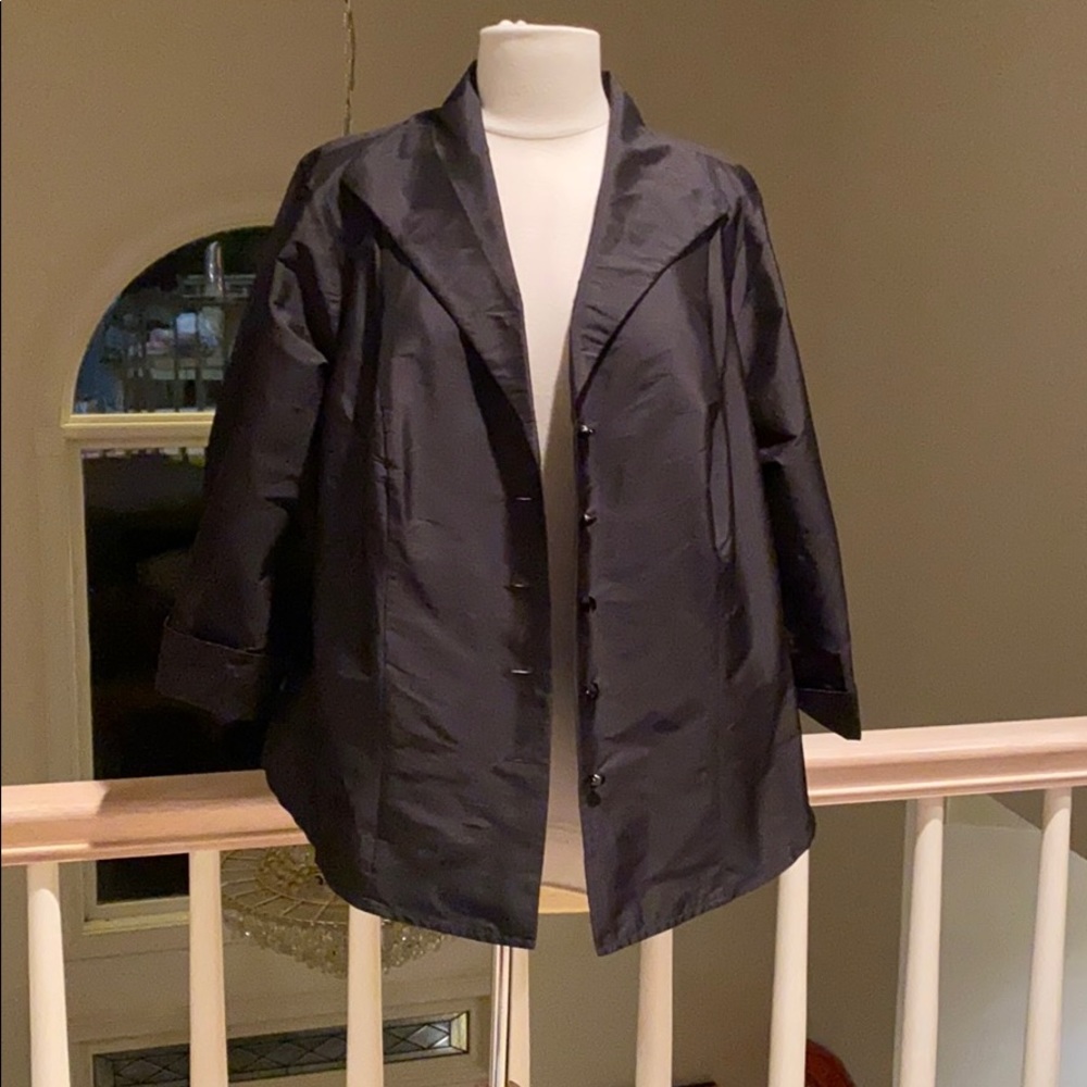 Black light weight jacket